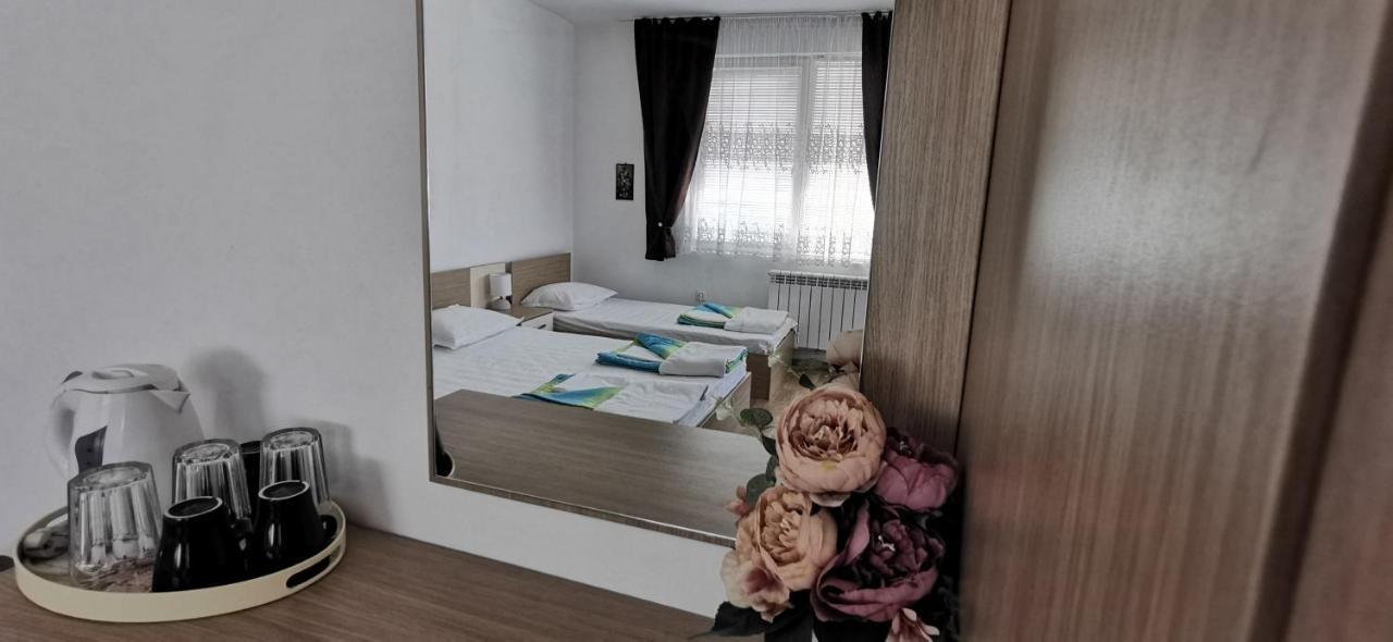 Къща За Гости The Sunny Corner โซโซโปล ภายนอก รูปภาพ